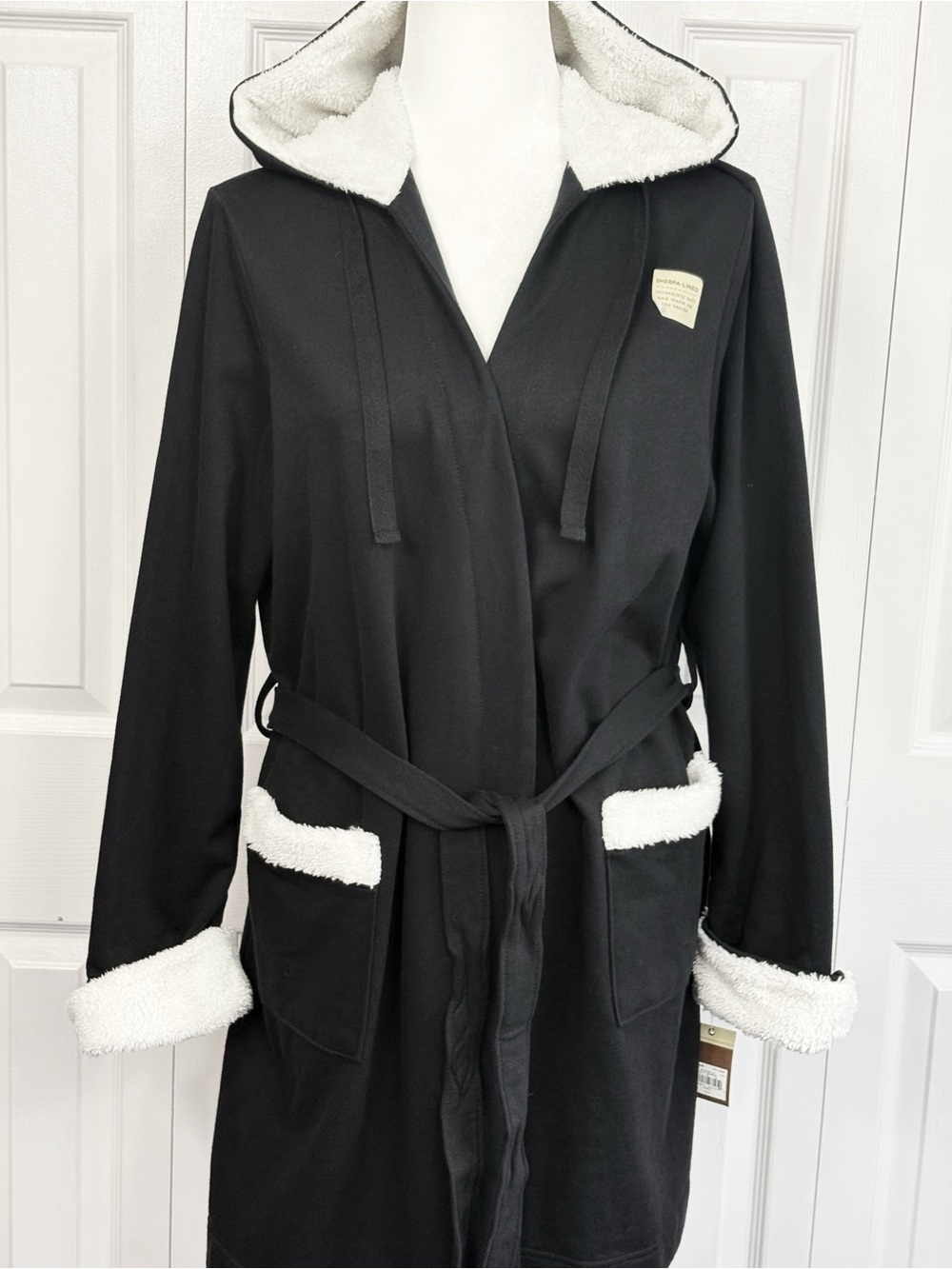 NWT Sonoma Black Tie Sherpa Fleece Lined Cozy Hooded Short Robe Large